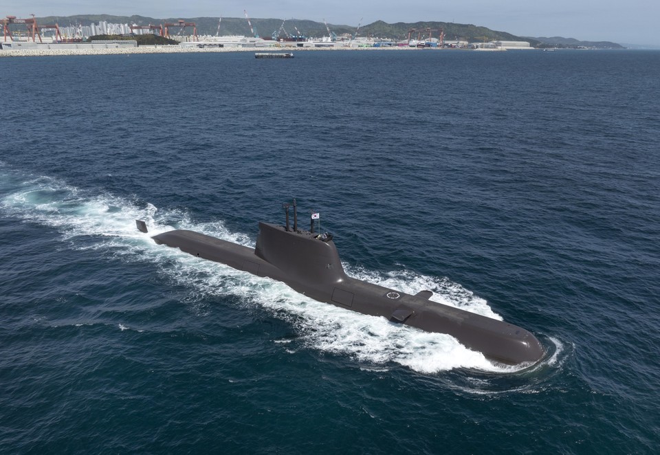 HD현대중공업이 건조해 2016년 대한민국 해군에 인도한 장보고-Ⅱ(214급) 잠수함 ‘윤봉길함’의 시운전 모습. [사진=연합뉴스]